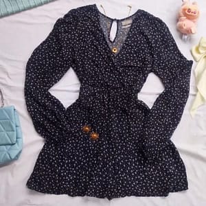 ENTERIZO CORTO AZUL FLOREADO TALLA M