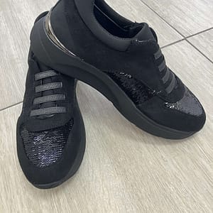 ZAPATOS KENNETE NEGROS CON BRILLOS TALLA 37