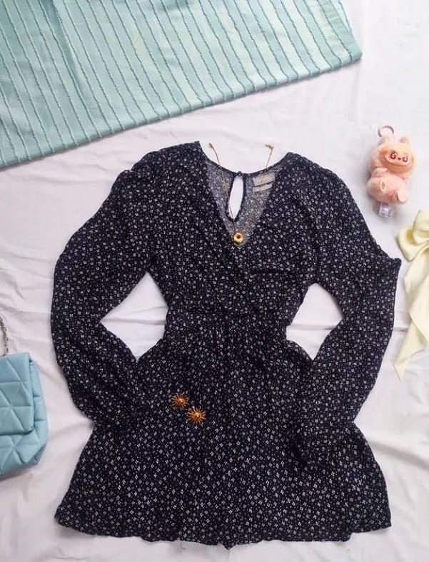 ENTERIZO CORTO AZUL FLOREADO TALLA M